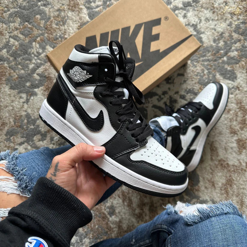 JORDAN RETRO 1 NEGRO BLANCO