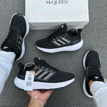 ADIDAS ULTRA BOOST