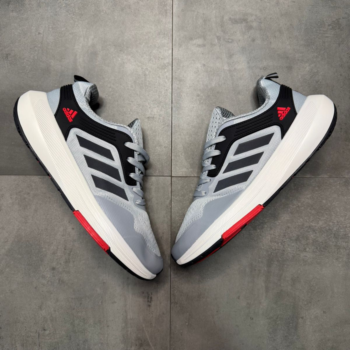 Adidas Bounce Gris Negra | Hombre y Dama