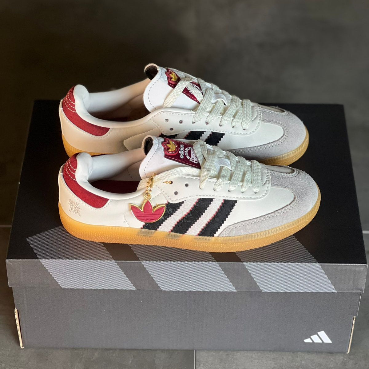 Adidas Samba OG Snake Blanca y Roja | Dama