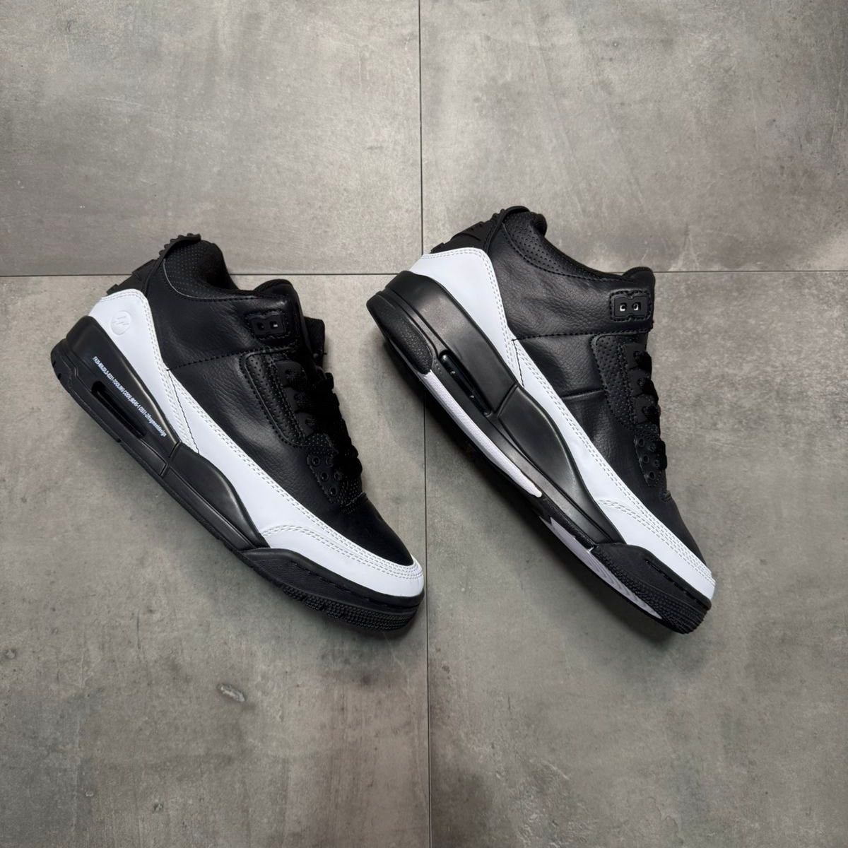 Jordan Retro 3 Negra y Blanca | Hombre