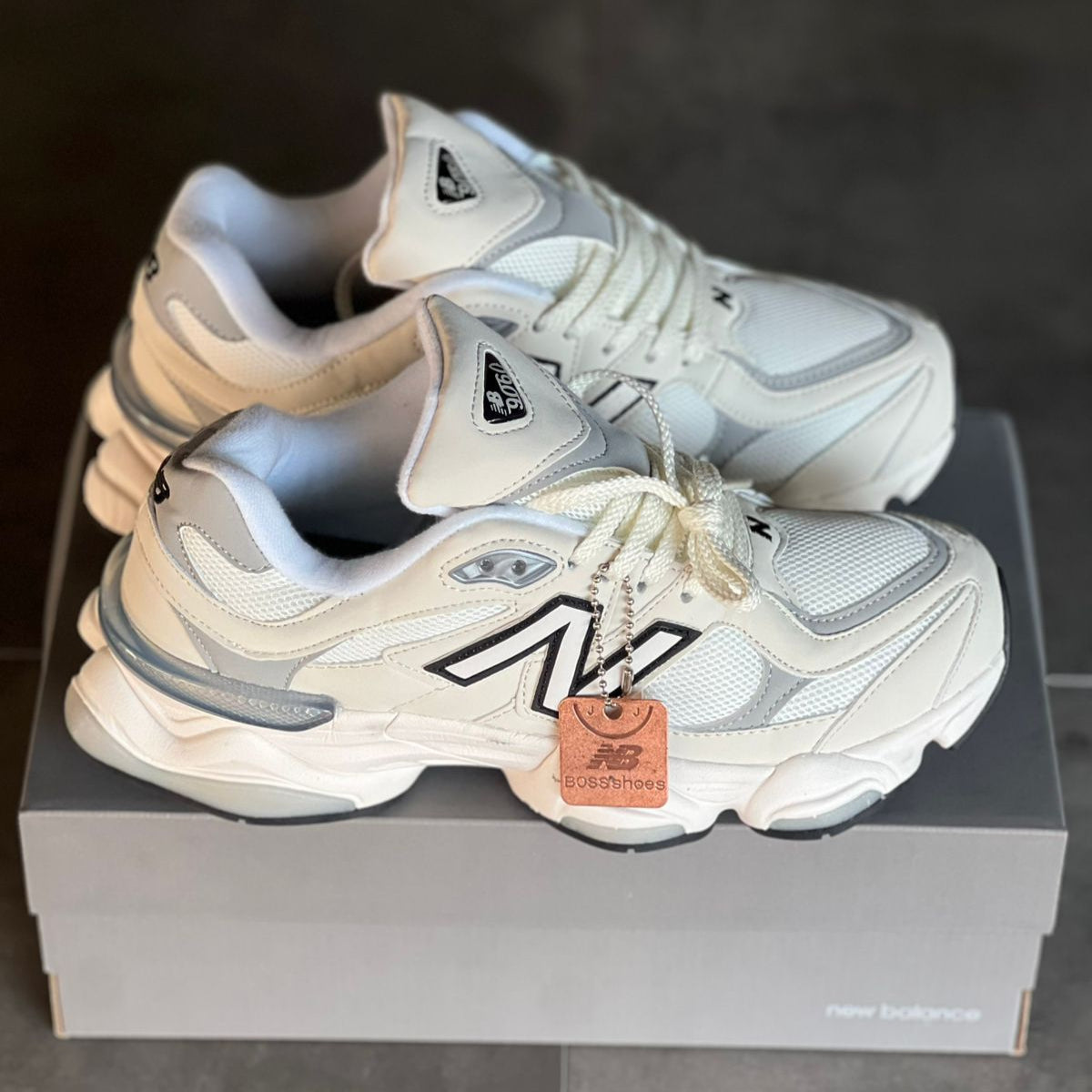 New Balance 9060 Blanca, Gris y Negro | Hombre y Dama