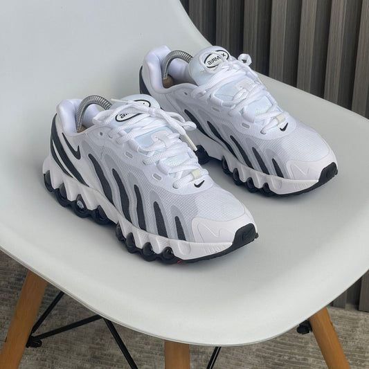 Nike Air Max DN Blanco y Negro | Hombre