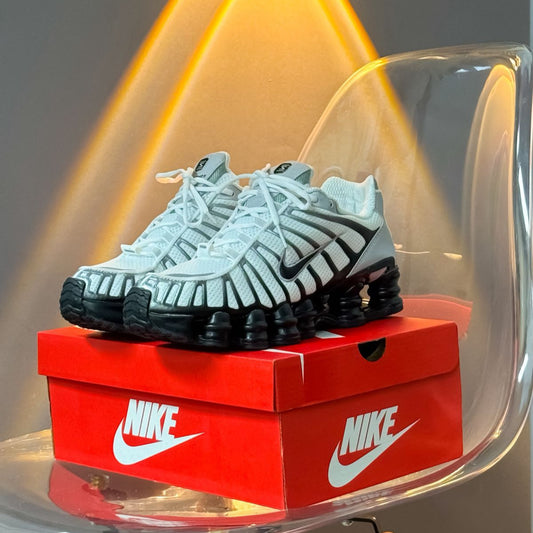 Nike Shox Blanca, Gris y Negro | Hombre