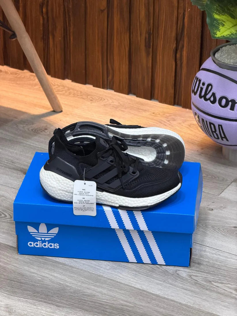 ADIDAS ULTRABOOST