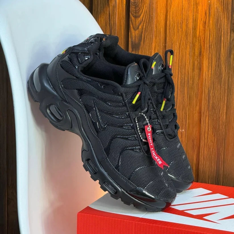 NIKE TN NEGRO