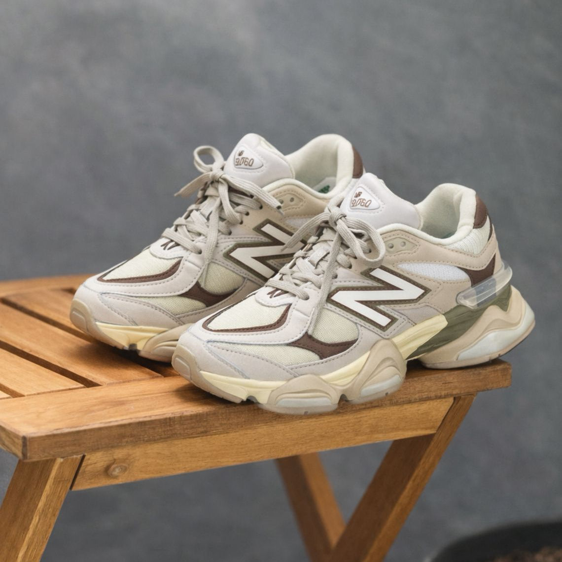 New Balance 9060 Beige con Cafe | Hombre y Dama