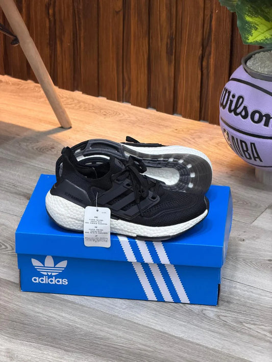 ADIDAS ULTRABOOST