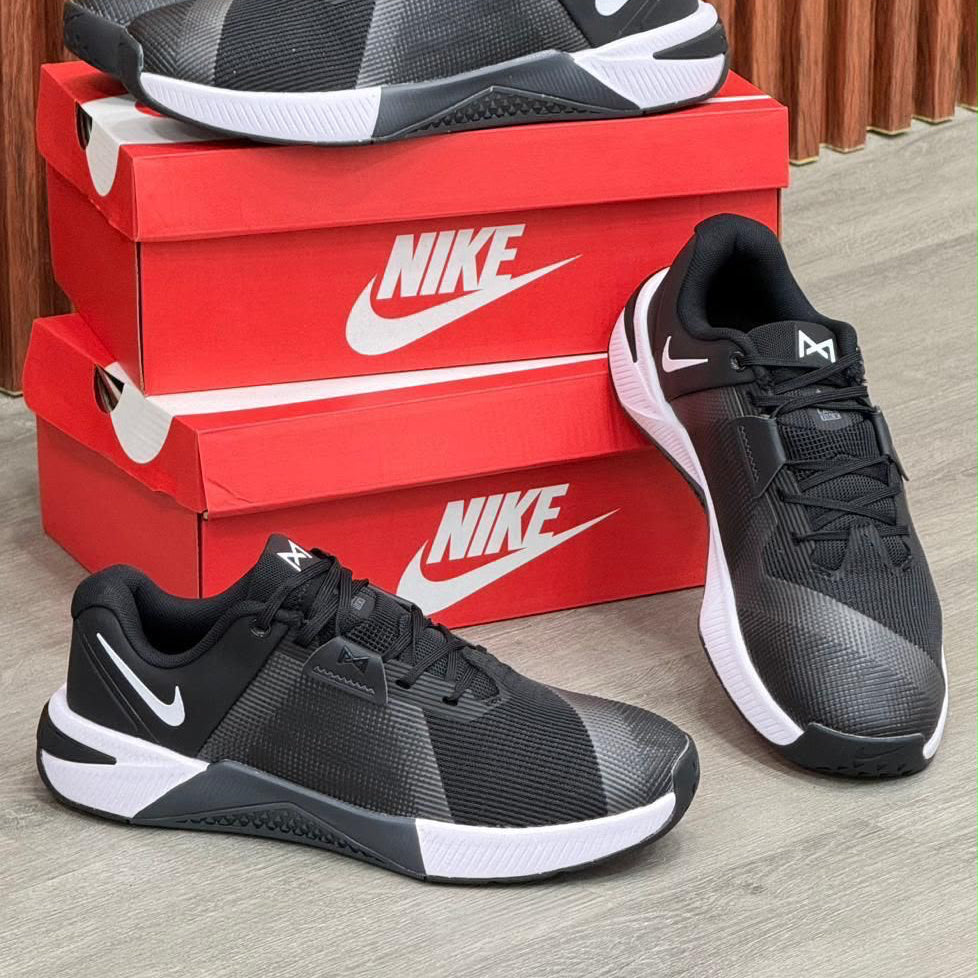 NIKE METCON 10 NEGRO
