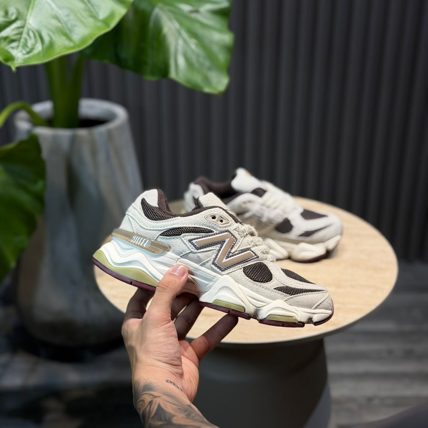 New Balance 9060 Gris Cafe Cordon Peludo | Dama