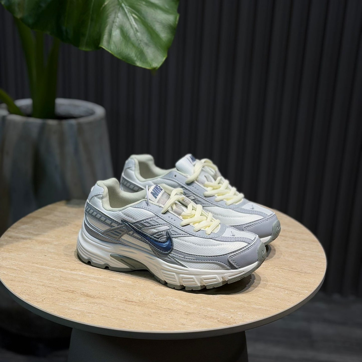 Nike Initiator Gris Blanco | Dama