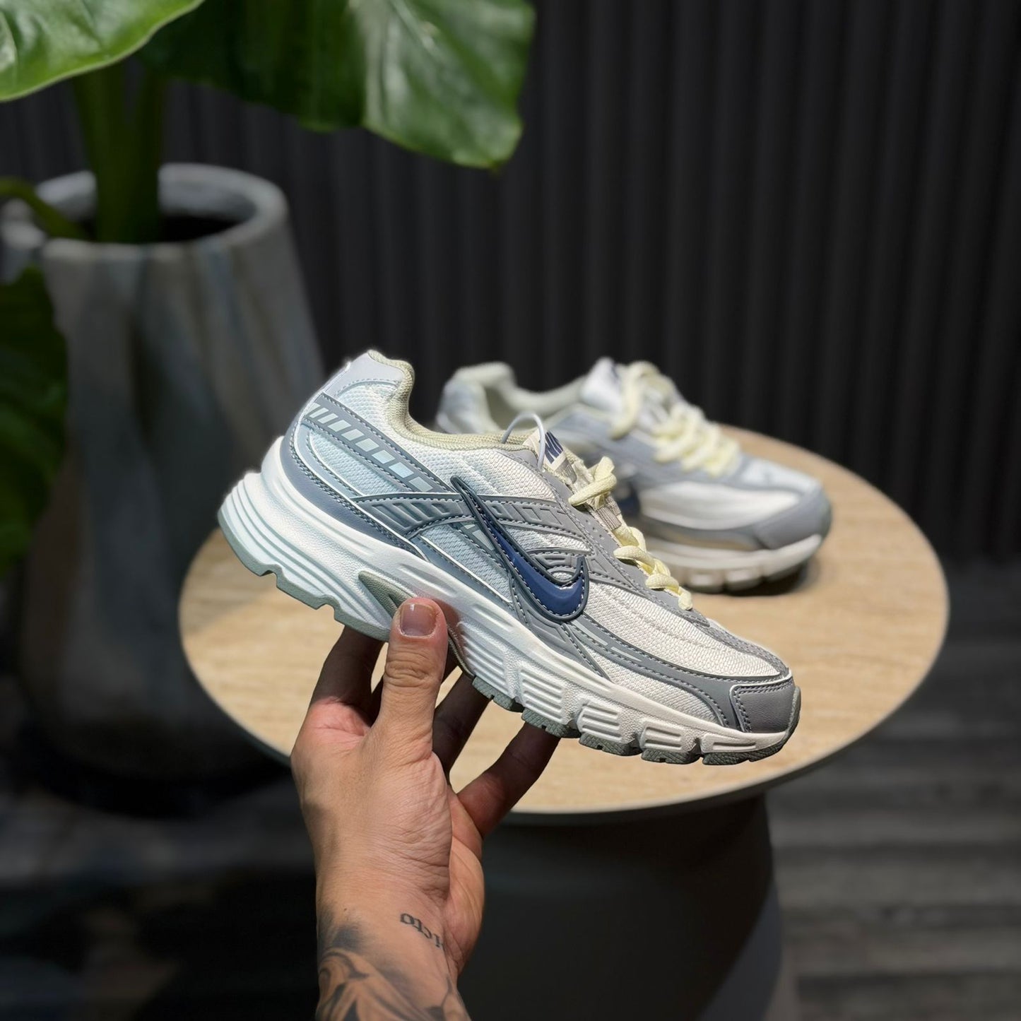 Nike Initiator Gris Blanco | Dama