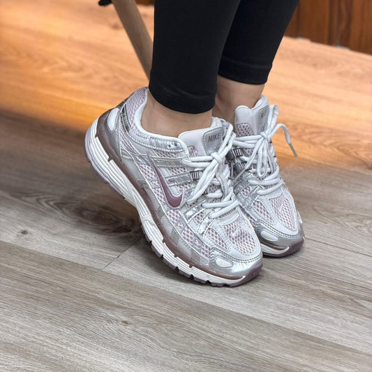 Nike P6000 Plateada Rosa | Dama